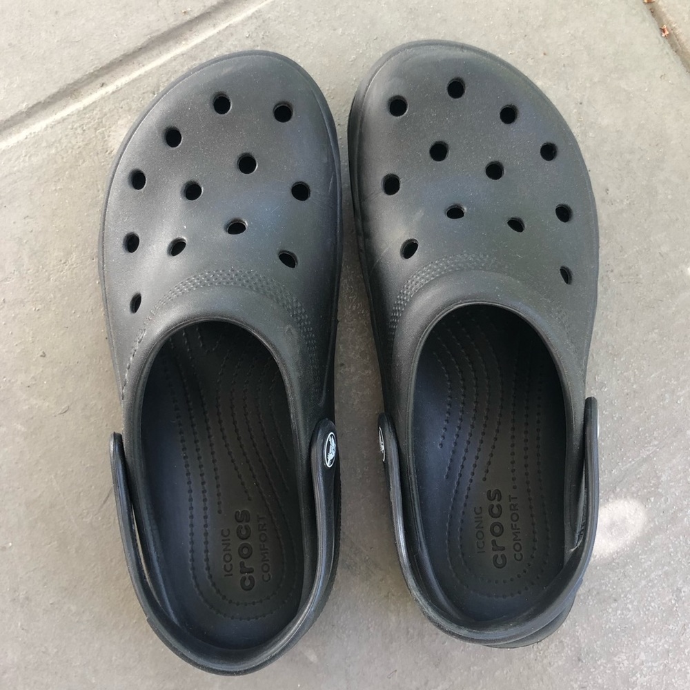 Crocs Classic Clogs in Black